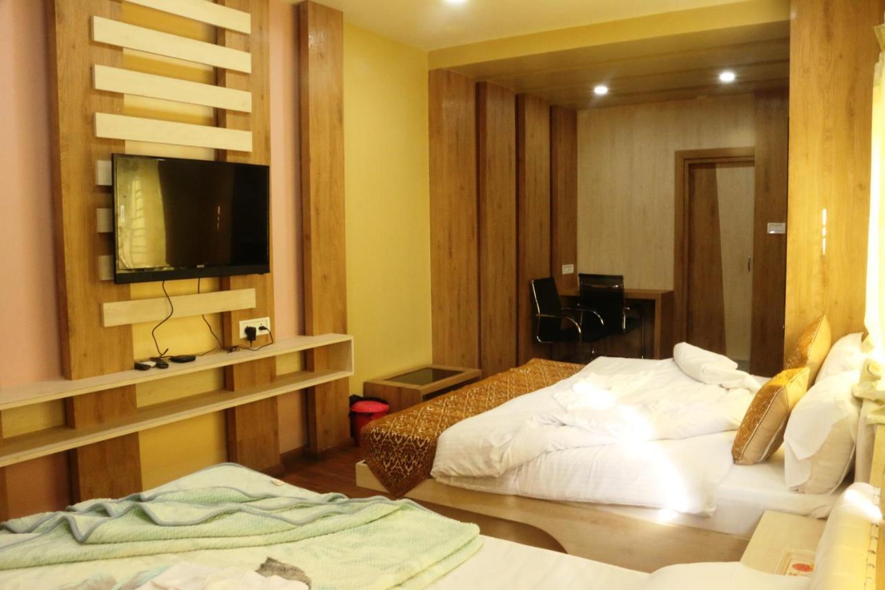 Hotel Himalaya Agartala Exterior photo