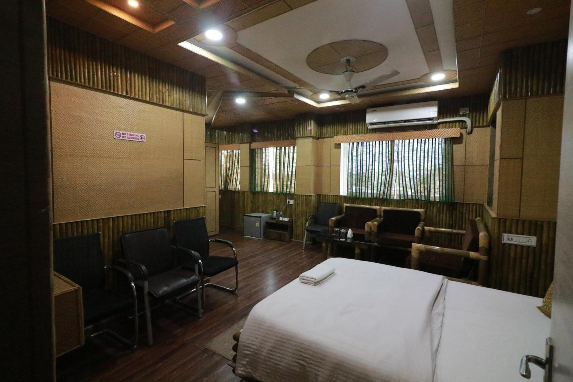 Hotel Himalaya Agartala Exterior photo