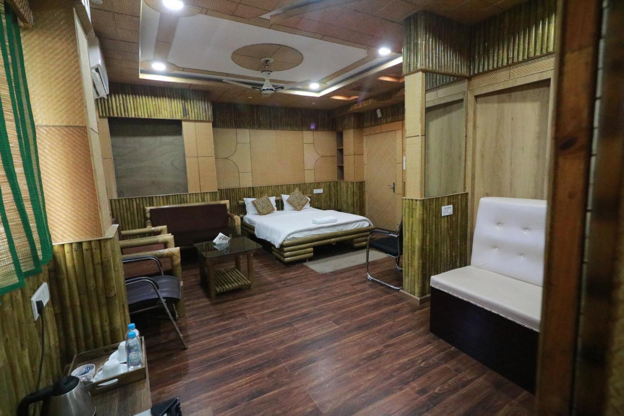 Hotel Himalaya Agartala Exterior photo